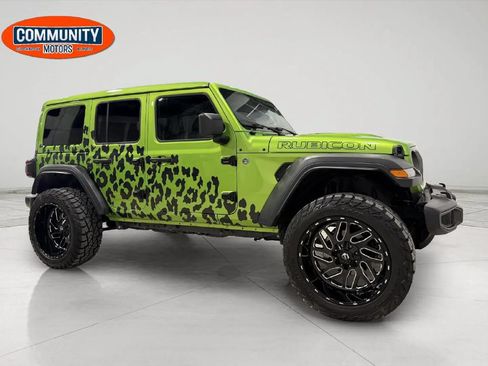 Used 2025 Jeep Wrangler Unlimited Rubicon w/ XTREMEE 35" Tire Package AWD/4WD image 9