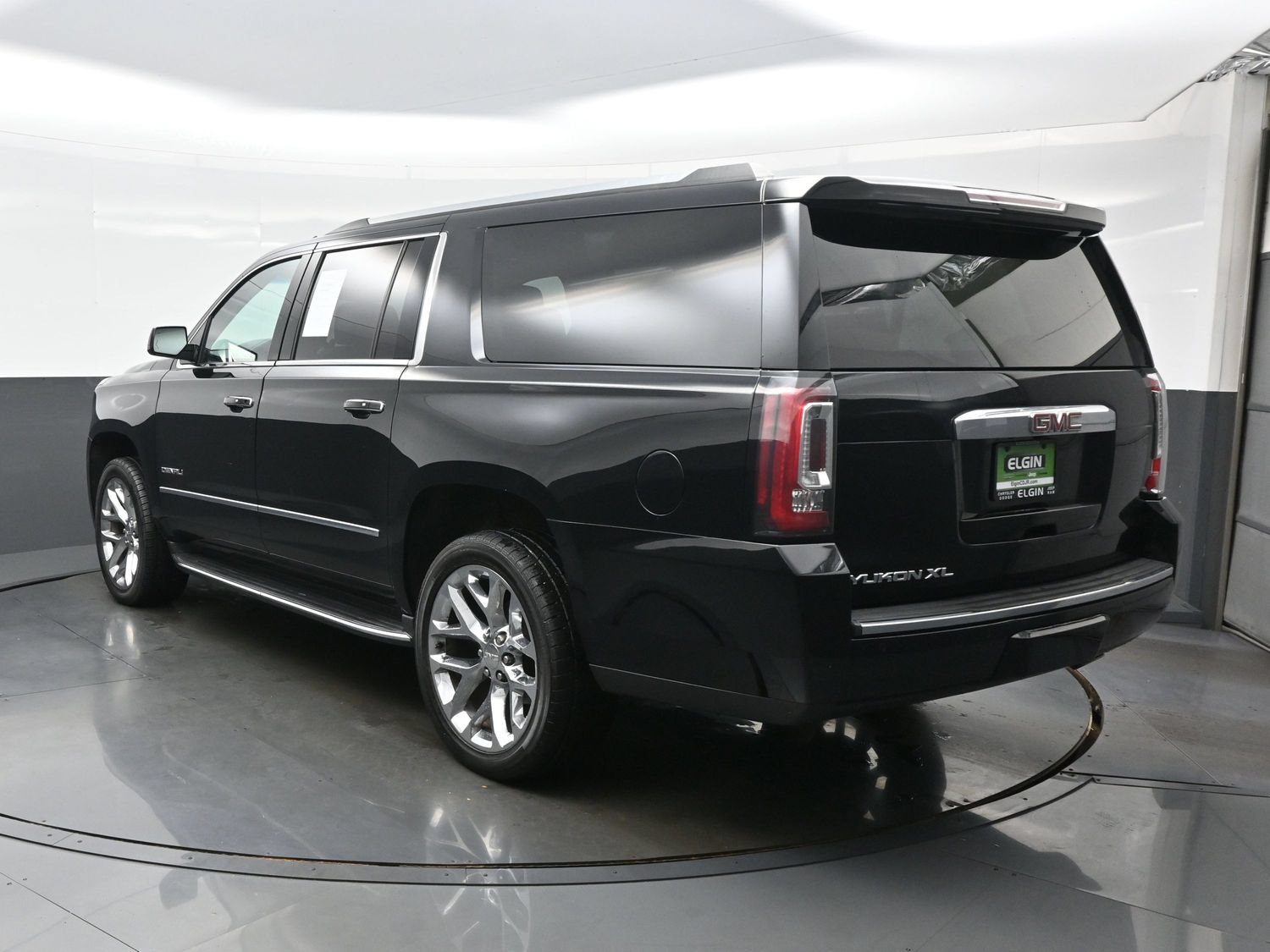 Used 2019 GMC Yukon XL Denali AWD/4WD image 5