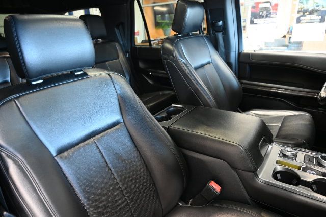 Used 2020 Ford Expedition XLT w/ Equipment Group 202A AWD/4WD image 8