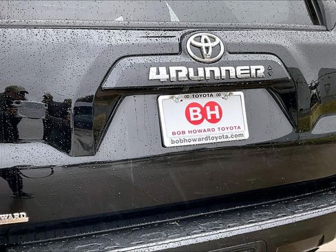 Used 2021 Toyota 4Runner SR5 Premium image 29