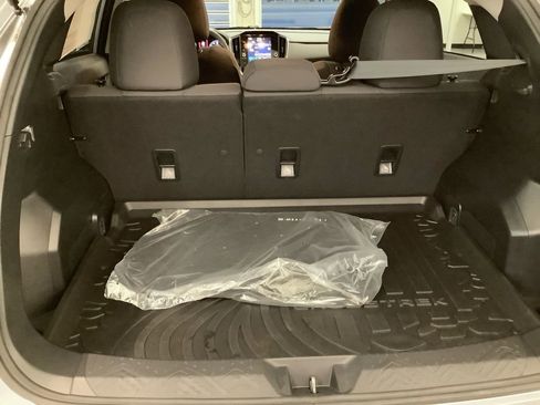 Certified 2025 Subaru Crosstrek 2.0i Premium image 28