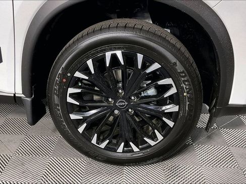 New 2026 Nissan Rogue SV FWD image 18