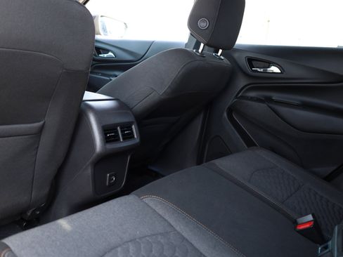 Used 2021 Chevrolet Equinox LT image 14