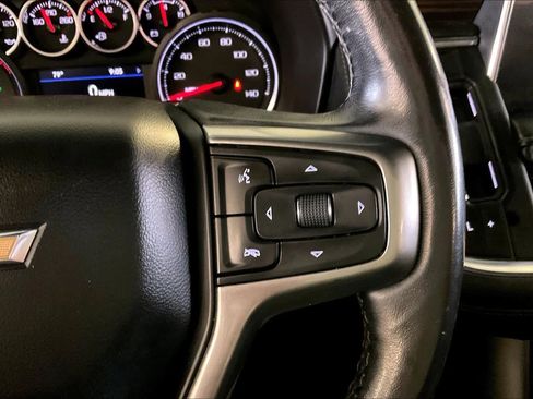 Used 2021 Chevrolet Suburban LT w/ Luxury Package RWD image 22