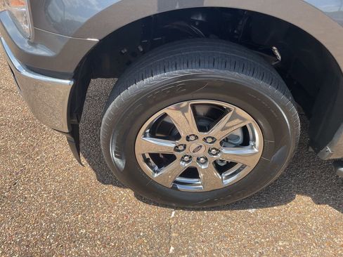 Used 2020 Ford F150 XLT w/ Equipment Group 302A Luxury image 3