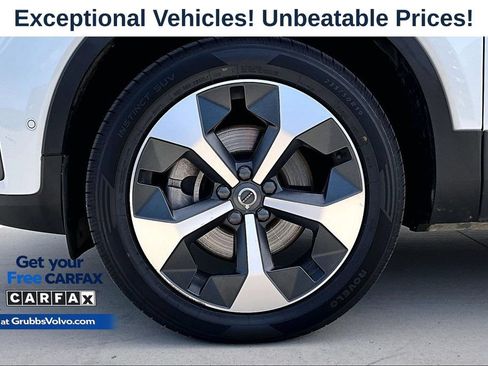 Used 2023 Volvo XC40 B4 Plus w/ Protection Package Premier FWD image 10