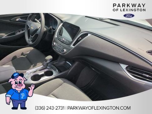 Used 2023 Chevrolet Malibu LT FWD image 34