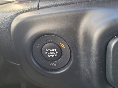 Used 2020 Jeep Gladiator Sport w/ Quick Order Package 23S image 19