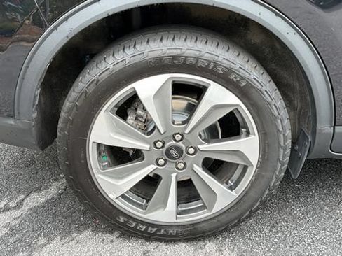 Certified 2024 Ford Escape Platinum AWD/4WD image 19