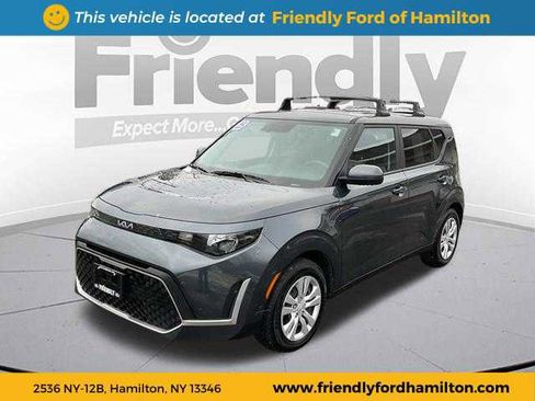 Used 2025 Kia Soul LX image 1