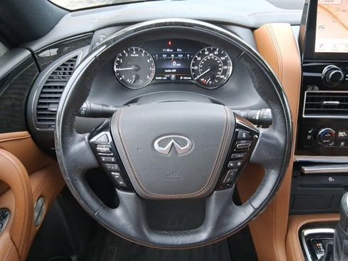 Used 2024 INFINITI QX80 Sensory image 8