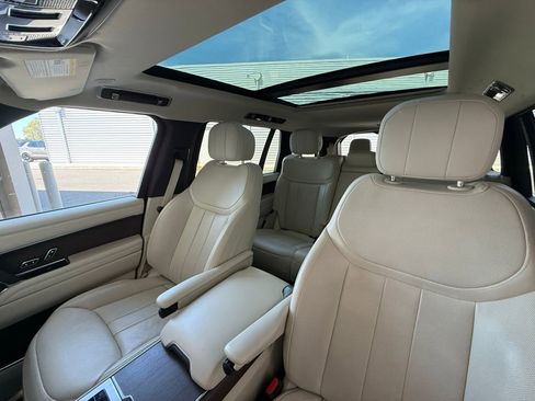 Used 2023 Land Rover Range Rover Long Wheelbase SE image 28