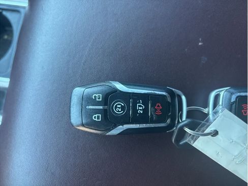 Used 2016 Ford F150 Platinum w/ Equipment Group 701A Luxury image 20