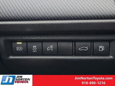 Used 2025 Toyota Camry SE FWD image 22