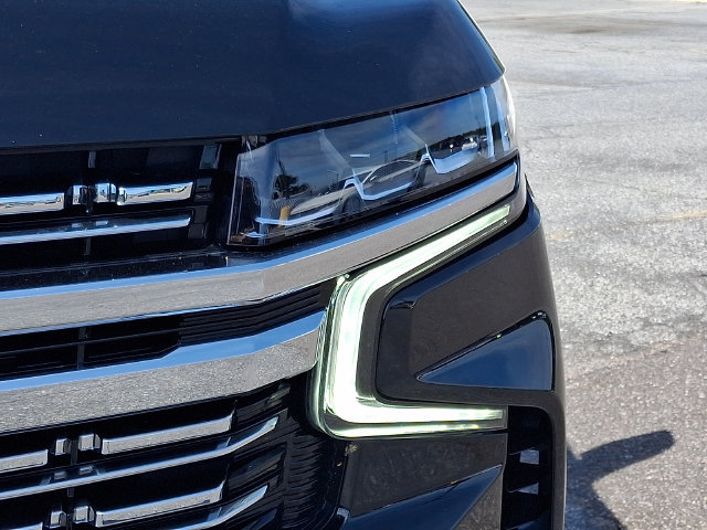 Certified 2023 Chevrolet Suburban Premier w/ Advanced Technology Package AWD/4WD image 9