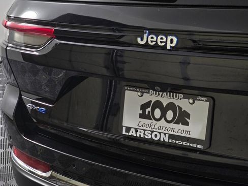 Used 2022 Jeep Grand Cherokee Limited 4xe w/ Luxury Tech Group II AWD/4WD image 44