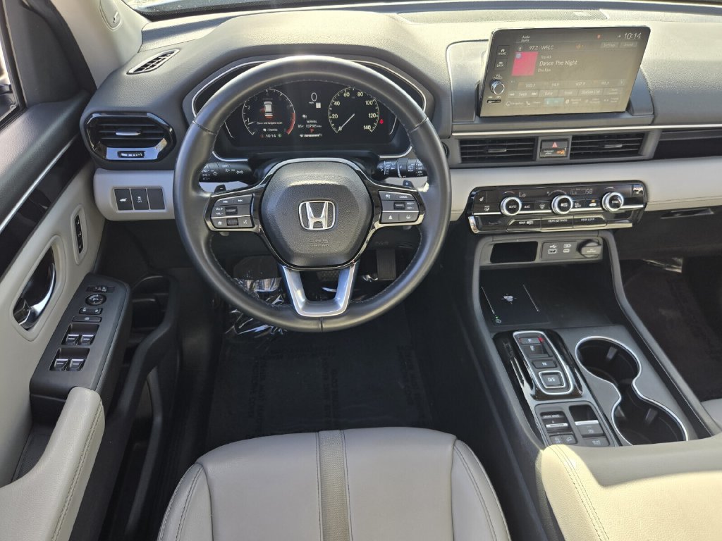 Used 2024 Honda Pilot Touring image 12
