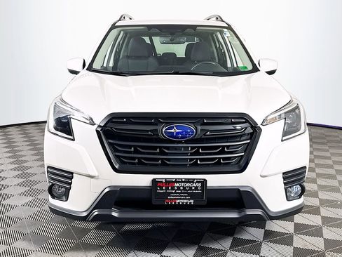 Used 2022 Subaru Forester Premium image 2