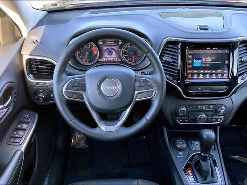 Used 2019 Jeep Cherokee Limited image 5