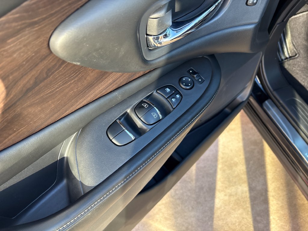 Used 2019 Nissan Murano Platinum w/ Cargo Package AWD/4WD image 11