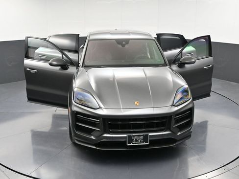 Certified 2024 Porsche Cayenne Turbo GT AWD/4WD image 36