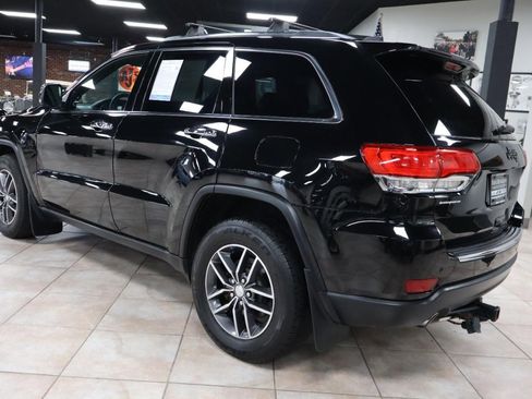 Used 2018 Jeep Grand Cherokee Limited AWD/4WD image 3