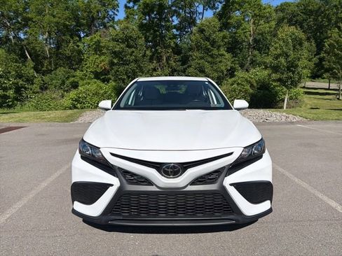 Used 2023 Toyota Camry SE FWD image 5