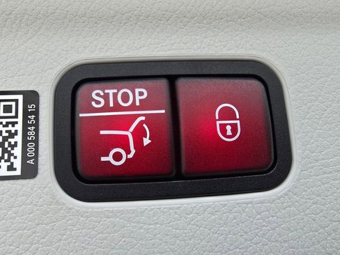 Certified 2023 Mercedes-Benz EQE 500 4MATIC SUV image 18