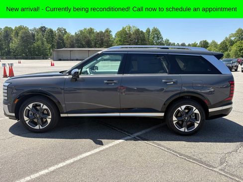 Used 2026 Hyundai Palisade Limited FWD image 7