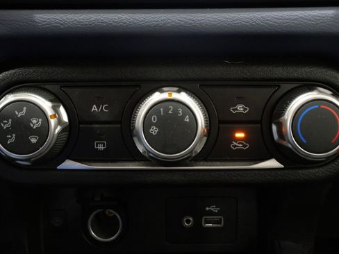 Used 2023 Nissan Versa SV image 18