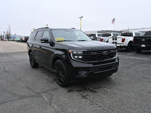 New 2026 Ford Expedition Platinum w/ Stealth Performance Package image 5