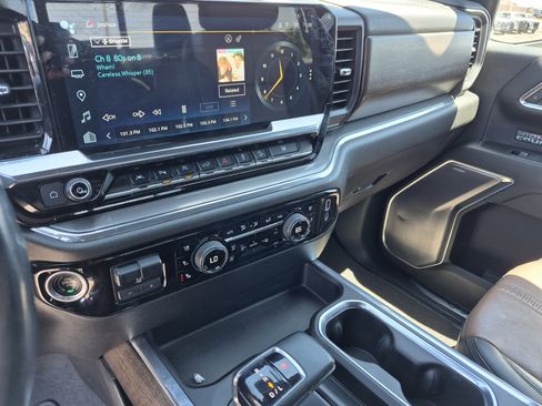 Used 2023 Chevrolet Silverado 1500 High Country w/ Technology Package AWD/4WD image 21