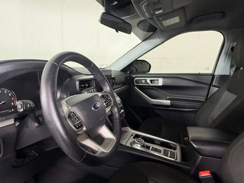 Used 2022 Ford Explorer XLT RWD image 17