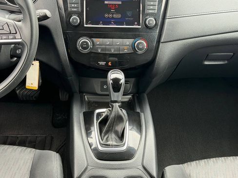 Used 2018 Nissan Rogue S AWD/4WD image 13