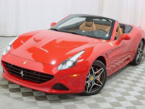 Used 2016 Ferrari California T RWD image 6