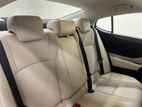 Certified 2024 Lexus ES 300h w/ Premium Package image 13