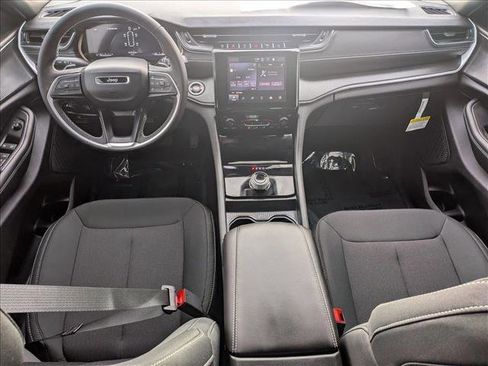 New 2025 Jeep Grand Cherokee L Laredo image 14