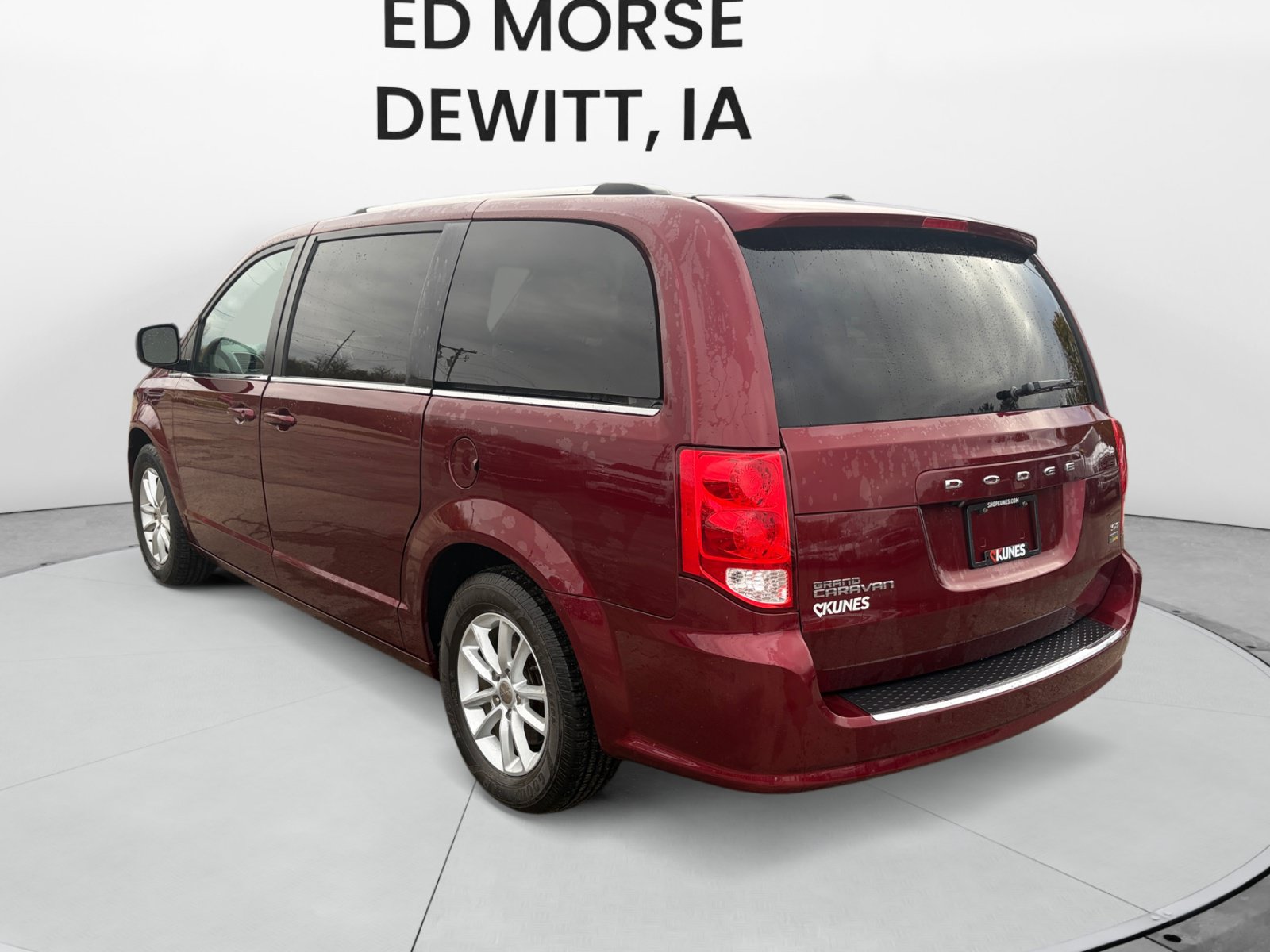 Used 2019 Dodge Grand Caravan SXT FWD image 3