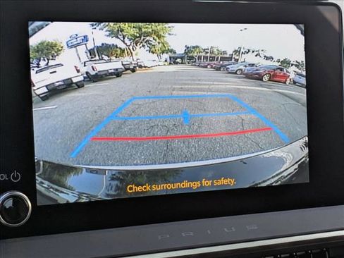 Used 2025 Toyota Prius Plug-In Hybrid FWD image 13