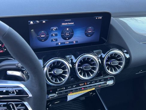 New 2026 Mercedes-Benz GLA 35 AMG 4MATIC image 19