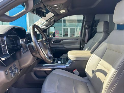 Used 2024 Chevrolet Silverado 3500 LTZ w/ LTZ Plus Package AWD/4WD image 9