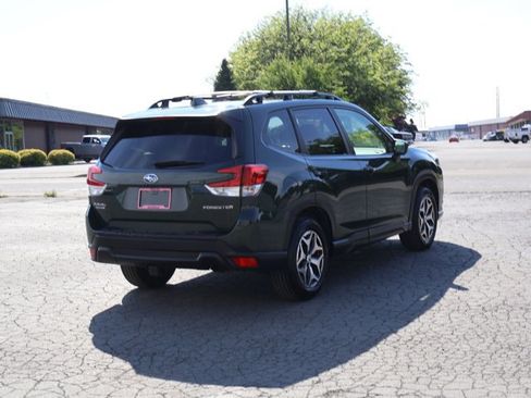 Certified 2022 Subaru Forester Premium AWD/4WD image 5