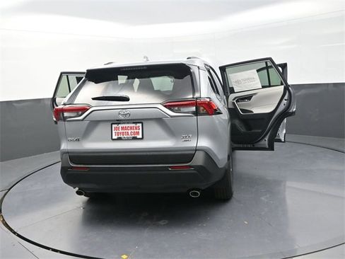 New 2025 Toyota RAV4 XLE image 40