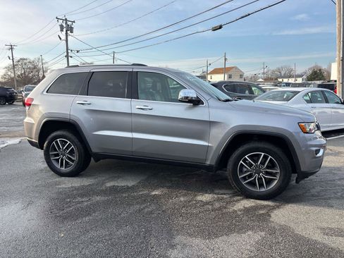 Certified 2021 Jeep Grand Cherokee Limited image 2