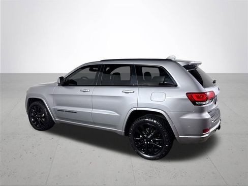 Used 2017 Jeep Grand Cherokee Altitude w/ Quick Order Package 23Z AWD/4WD image 8