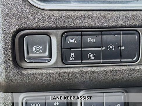 Used 2024 Chevrolet Suburban RST w/ Luxury Package image 6