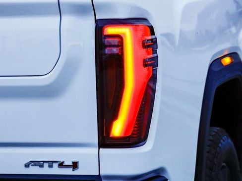 Used 2025 GMC Sierra 2500 AT4 image 37