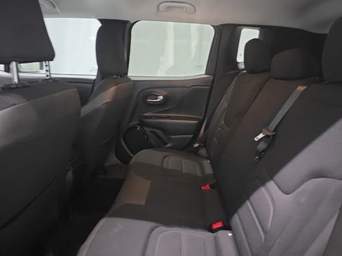 Used 2017 Jeep Renegade Altitude image 8