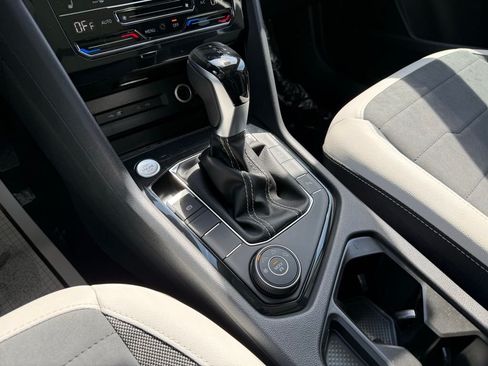 New 2026 Volkswagen Taos SE AWD/4WD image 38