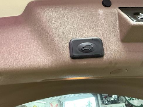 Used 2015 GMC Acadia Denali AWD/4WD image 23